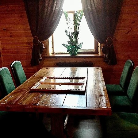 Hotel Bannyi Dvir Uzyn ภายนอก รูปภาพ