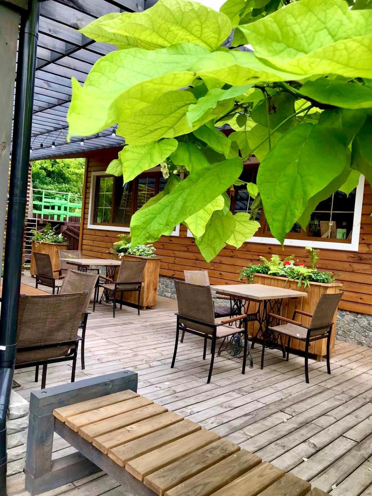 Hotel Bannyi Dvir Uzyn ภายนอก รูปภาพ