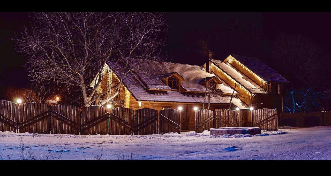 Hotel Bannyi Dvir Uzyn ภายนอก รูปภาพ