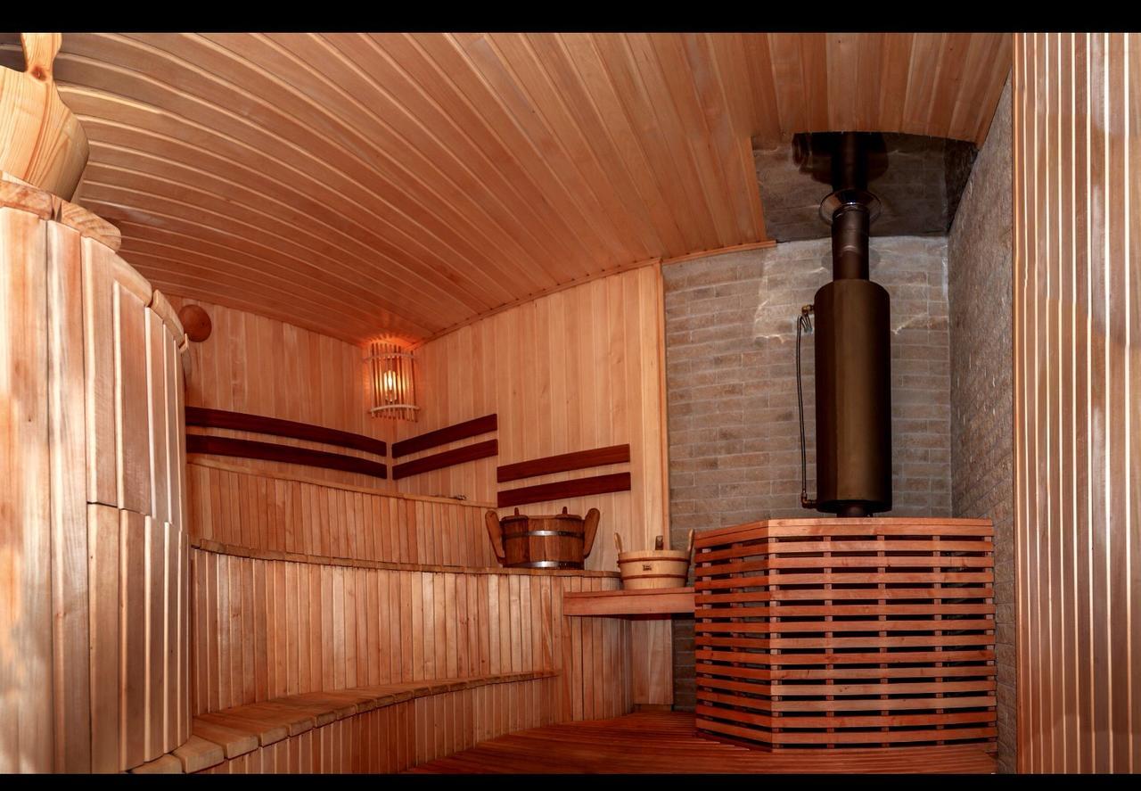 Hotel Bannyi Dvir Uzyn ภายนอก รูปภาพ